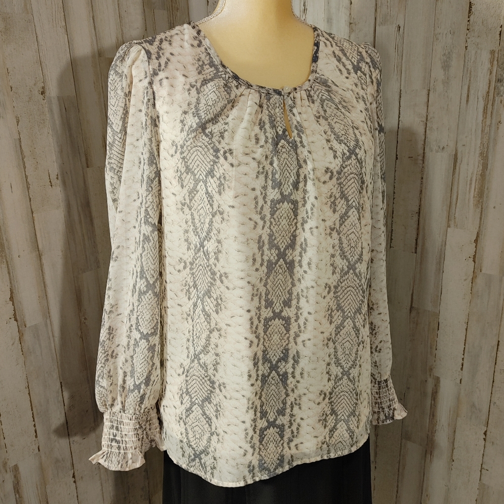 NWT Japna long sleeve gray & white animal print blouse sz L